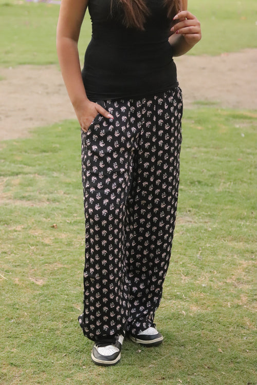 Women's Black and white printed pajama with elastic waistband and pockets – Scoop Up