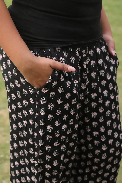 Women's Black and white printed pajama with elastic waistband and pockets – Scoop Up