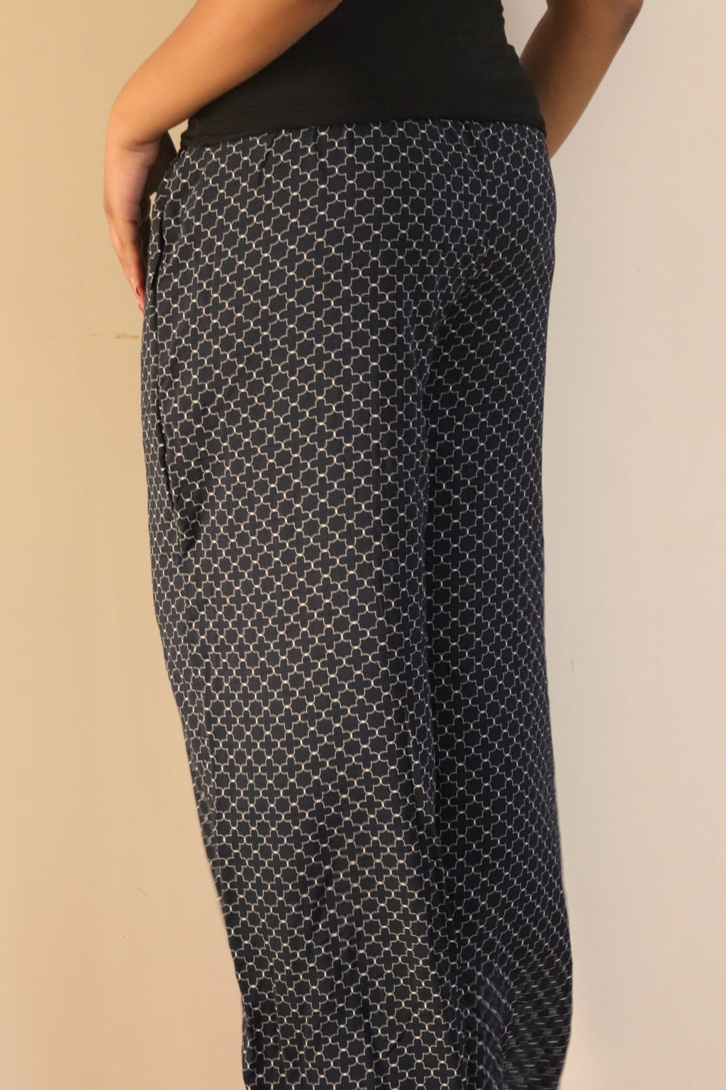 Women's Navy geometric printed pajama with elastic waistband and pockets – Scoop Up