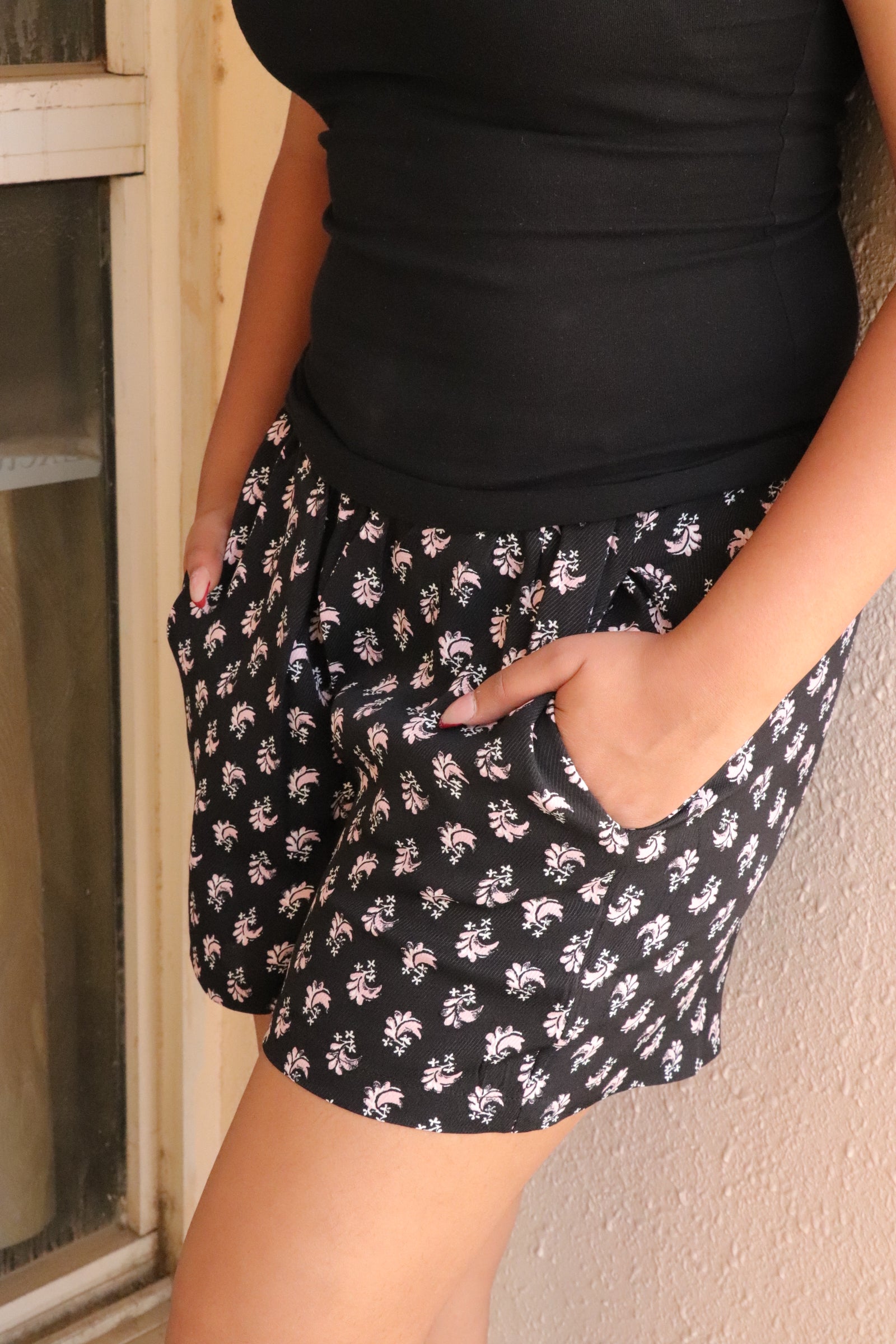 Women's Black and pink printed shorts with elastic waistband and pockets – Scoop Up