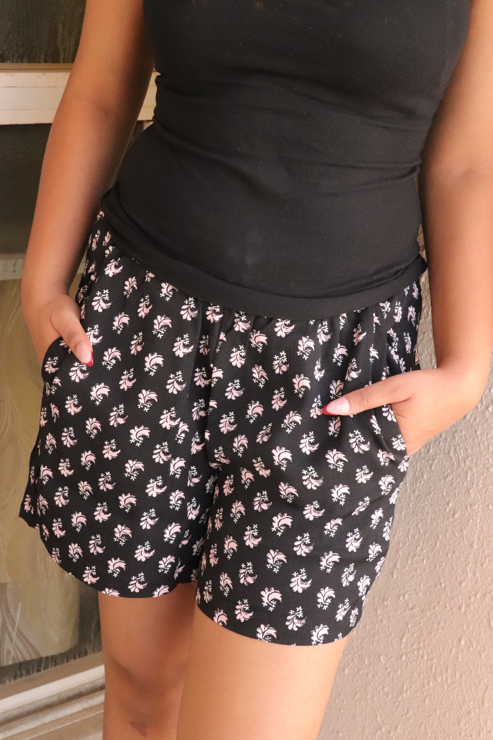Women's Black and pink printed shorts with elastic waistband and pockets – Scoop Up
