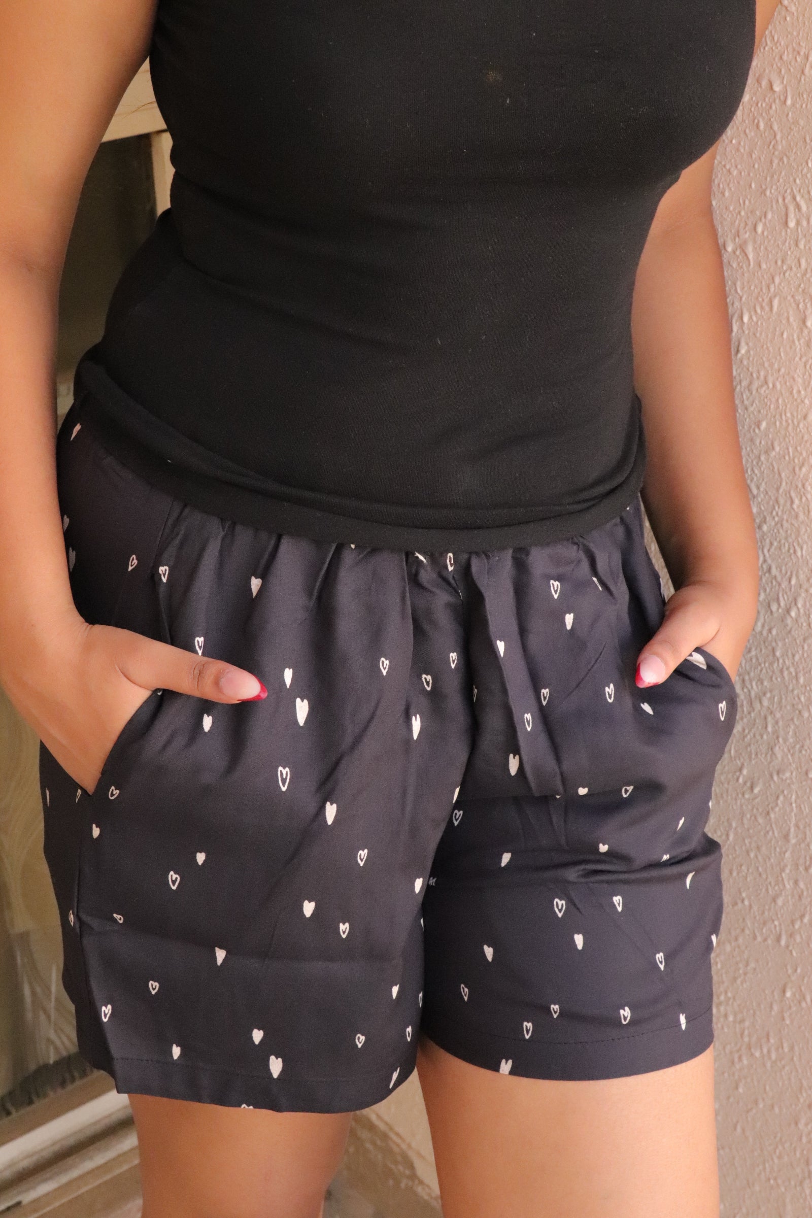 Women's Black and beige heart printed shorts with elastic waistband and pockets – Scoop Up