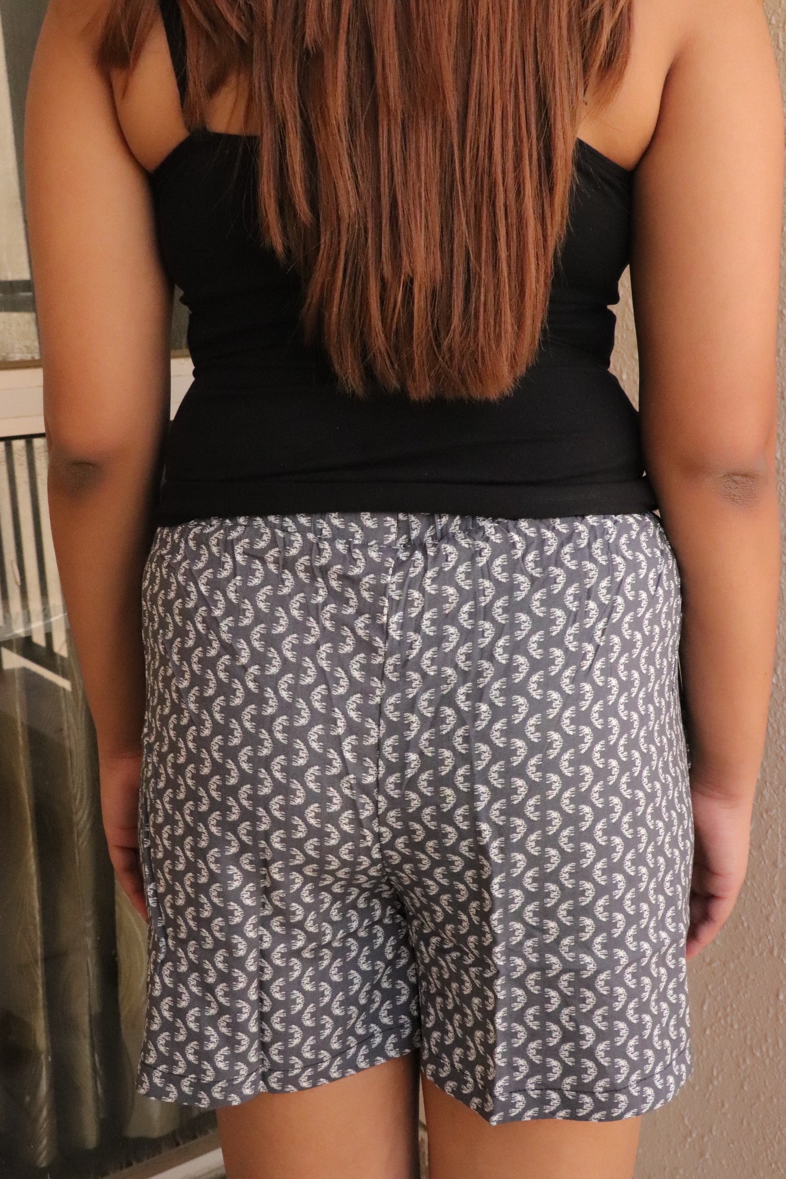 Women's Grey and white printed shorts with elastic waistband and pockets – Scoop Up